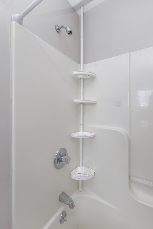 details with shower / tub combination