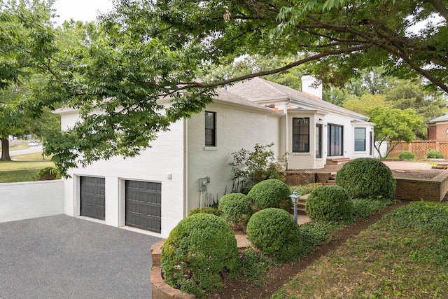 view of front facade with a garage