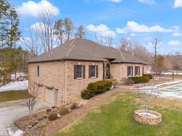 view of front facade featuring a garage