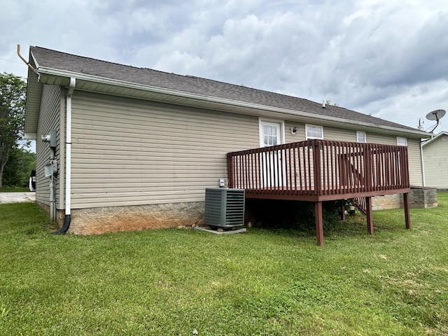 1465 Blaze Valley Rd, Somerset, KY 42501 - back of house with cooling unit, a wooden deck, a yard, and a shingled roof