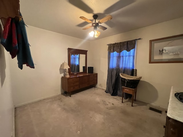 bedroom with ceiling fan