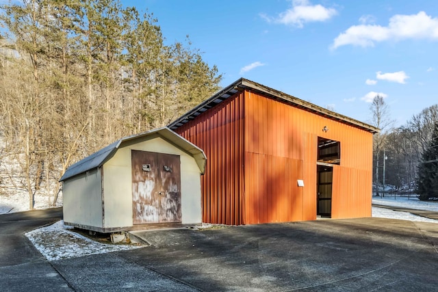 view of outbuilding