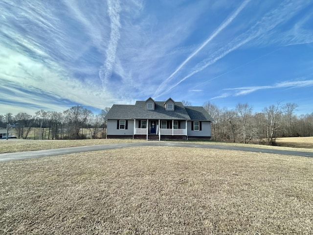 200 Colson Dr, Russell Springs, KY 42642 - view of front of property with a porch and a front lawn