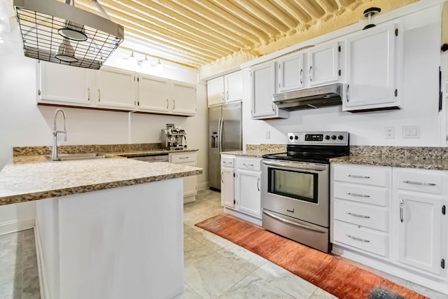 489 Sally J Rd, Mount Vernon, KY 40456 - kitchen with appliances with stainless steel finishes, under cabinet range hood, a sink, a peninsula, and white cabinets