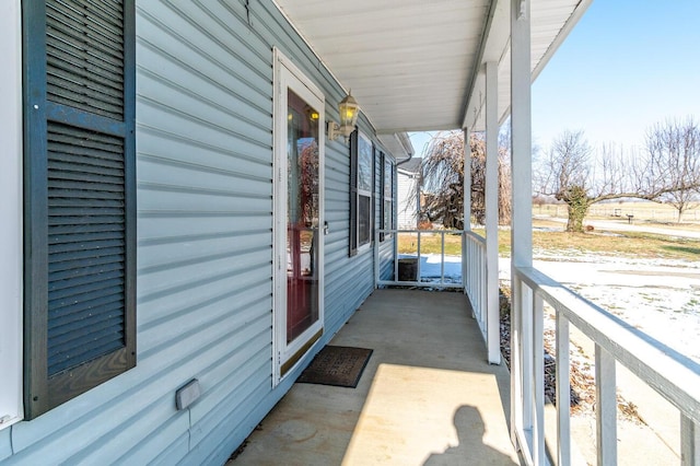 balcony featuring covered porch