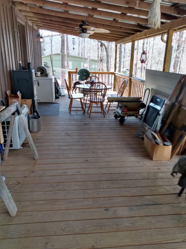 sunroom / solarium featuring washer / dryer