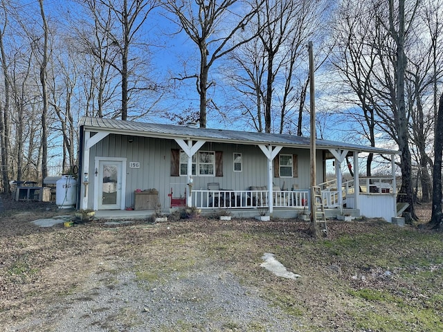 view of front facade with a porch