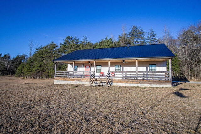 view of front of house featuring a porch