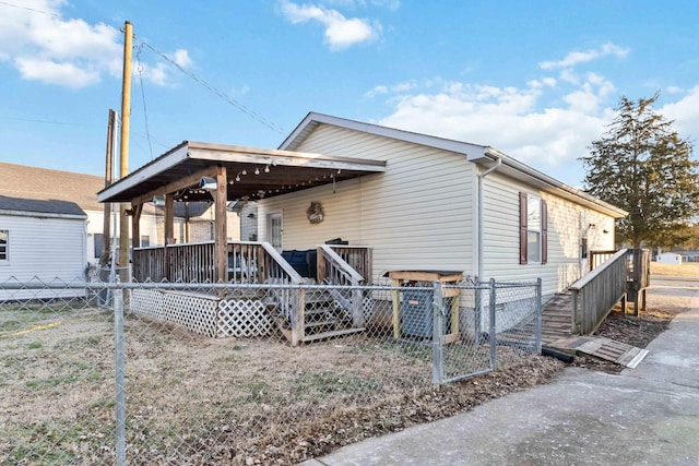 view of front of property