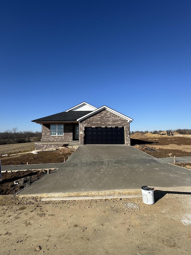 view of front facade featuring a garage