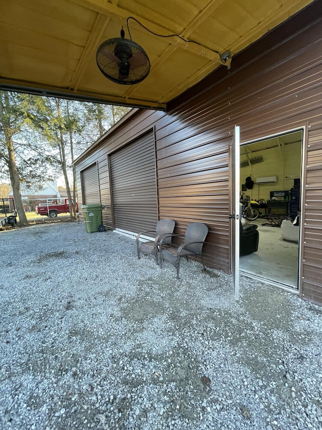 garage featuring ceiling fan