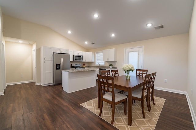 2053 Partridge Way, Richmond, KY 40475 - dining area with dark wood-style flooring, baseboards, vaulted ceiling, and recessed lighting