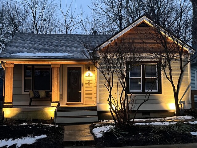 bungalow featuring covered porch