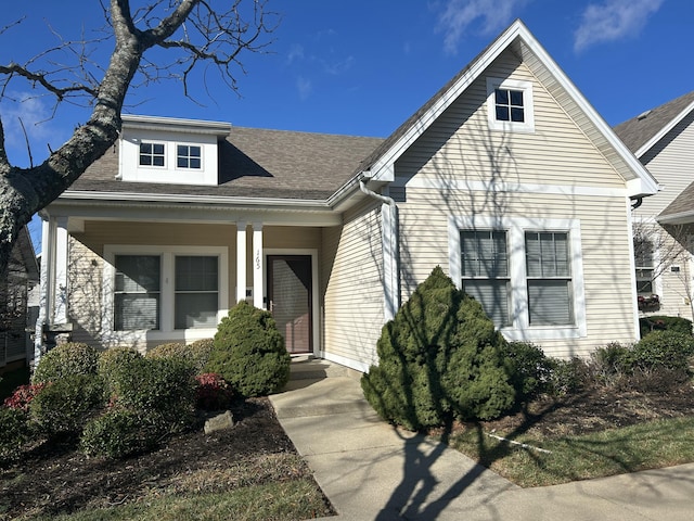 view of front of property featuring a porch