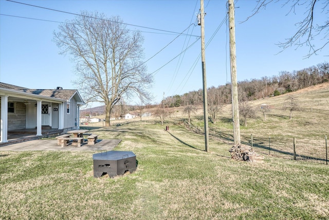 view of yard with a patio