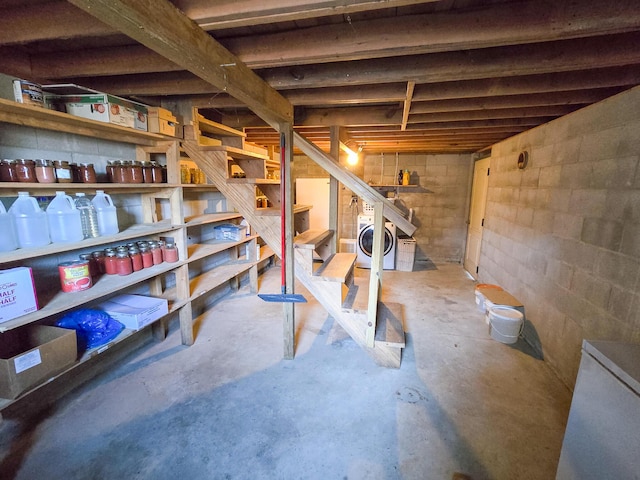 basement with washer / clothes dryer