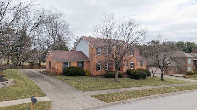 view of front of property with a front yard