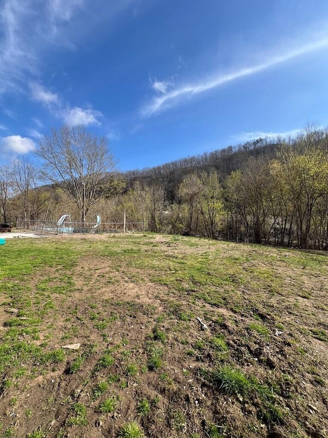 Listing photo 2 for 160 Fannin Ln, Prestonsburg KY 41653