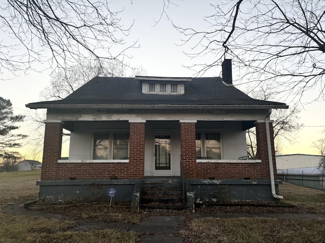 view of front of house featuring covered porch