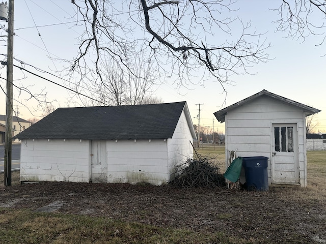 exterior space featuring a shed