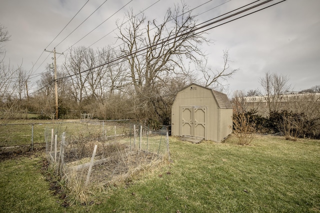 view of outdoor structure with a yard