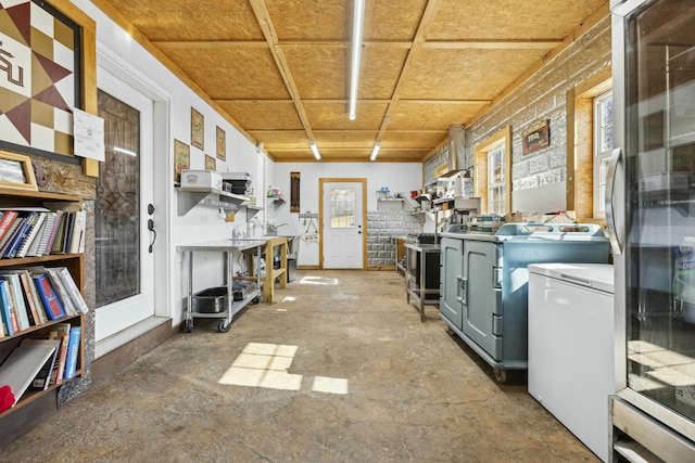 basement featuring washer / dryer