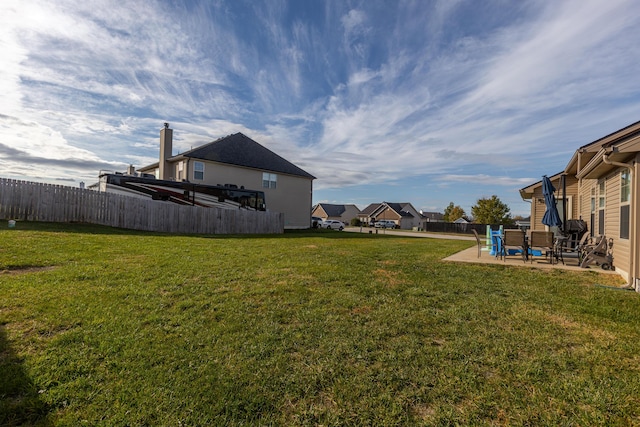 view of yard featuring a patio area