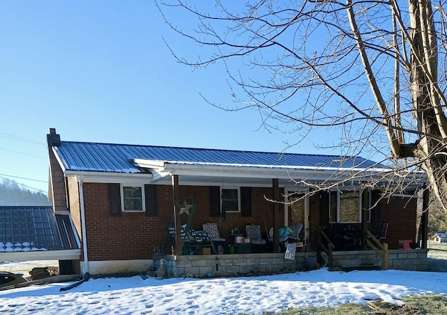 view of front of home featuring a porch