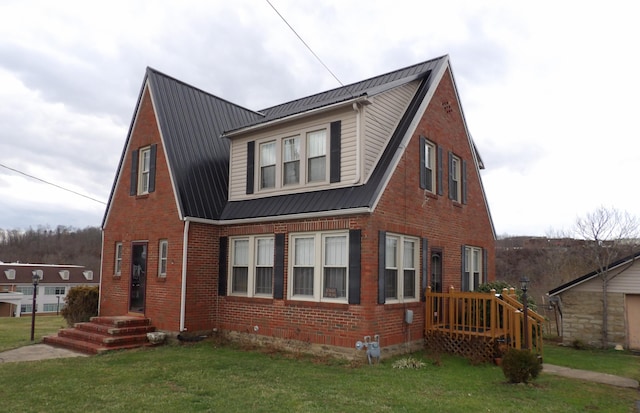 view of front of house with a front yard