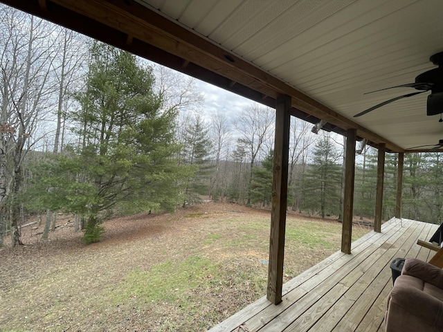 deck with ceiling fan