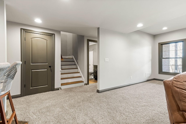 living room with carpet