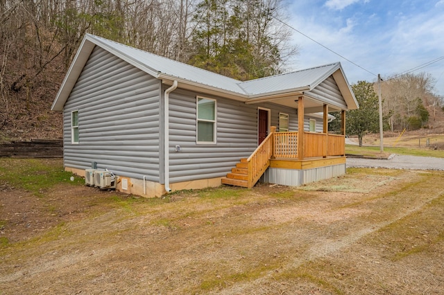 view of front of home featuring covered porch