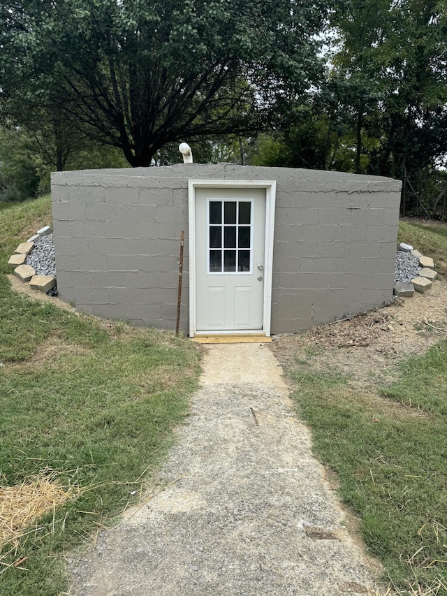 view of outbuilding