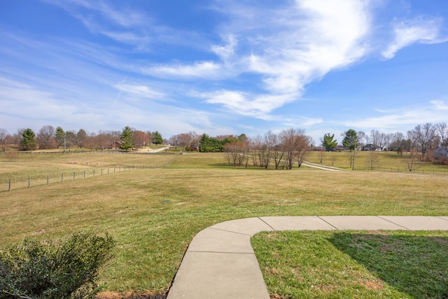 view of yard featuring a rural view