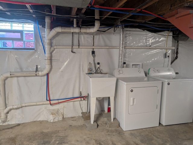 laundry area featuring washer and clothes dryer