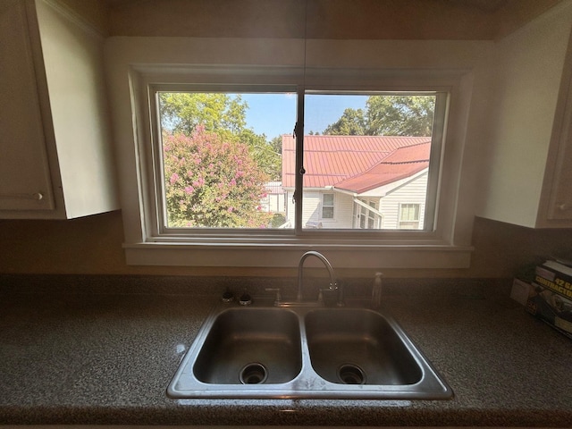 kitchen featuring sink