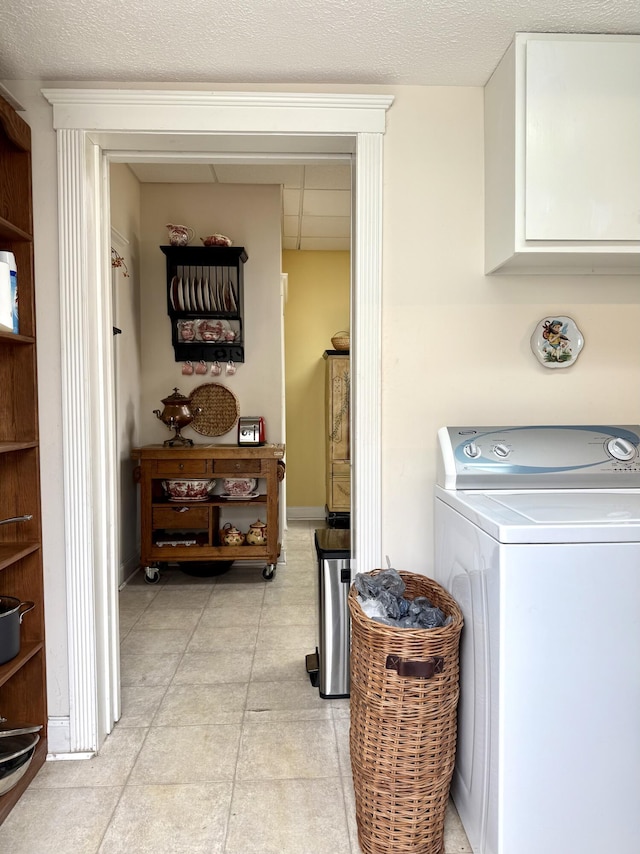 washroom with washer / clothes dryer