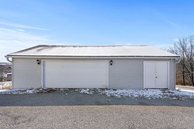 view of detached garage