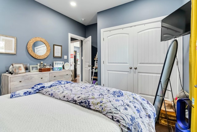 bedroom with a closet