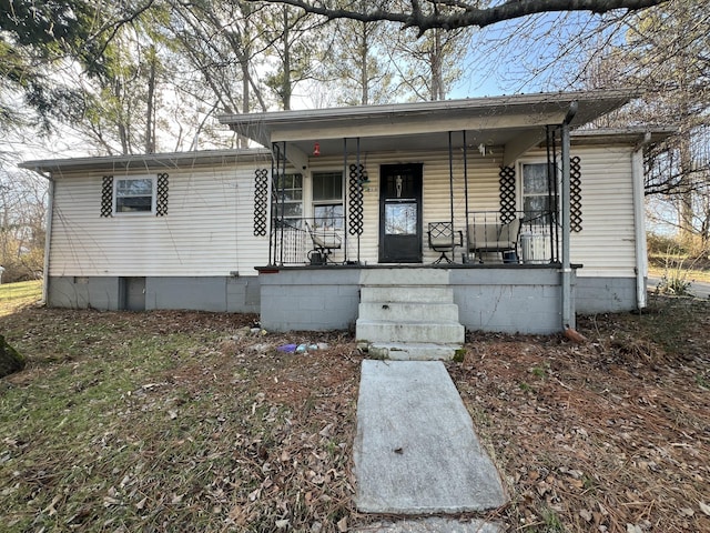 view of front of property featuring a porch