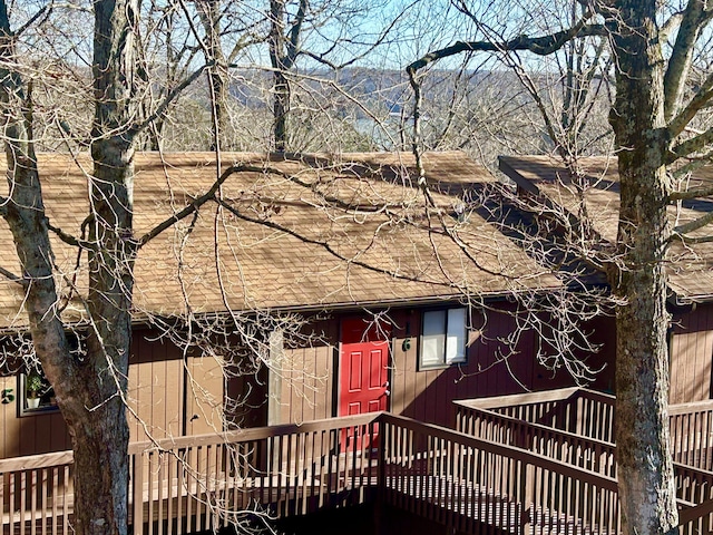 view of front facade featuring a deck