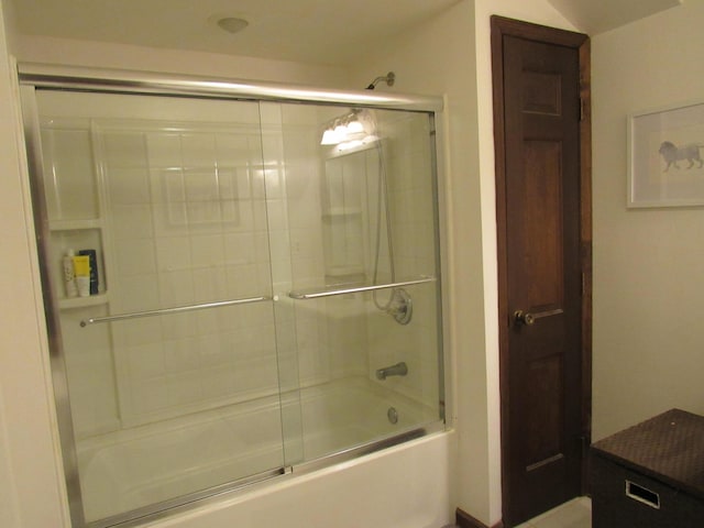 full bathroom with enclosed tub / shower combo