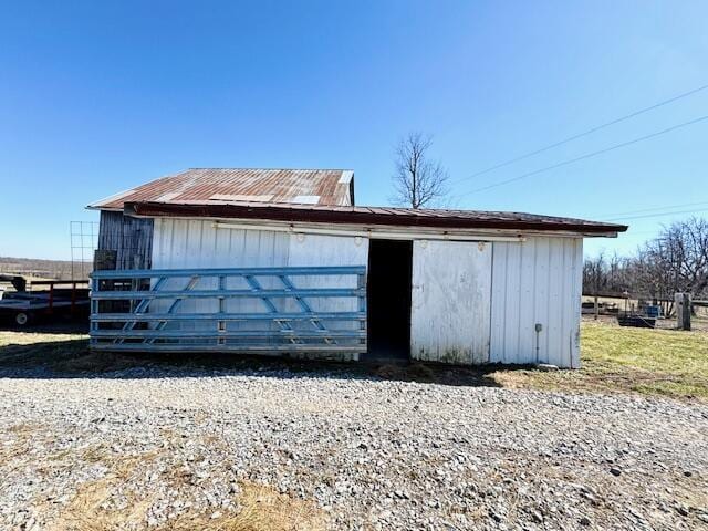 view of detached garage