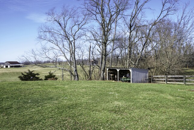 500 Patterson Rd, Versailles, KY 40383 - view of yard featuring an outbuilding and an outdoor structure