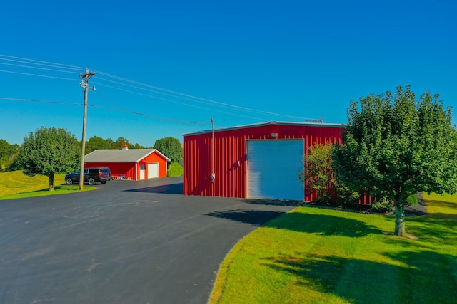 view of outbuilding featuring an outbuilding