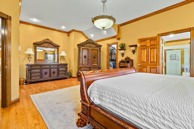 bedroom featuring light wood-style floors, recessed lighting, crown molding, and baseboards