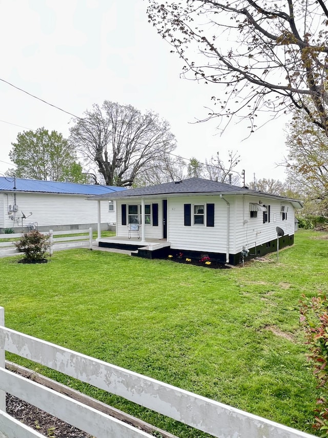 417 Harmon Hts, Stanford, KY 40484 - view of front of house featuring a wooden deck and a front lawn