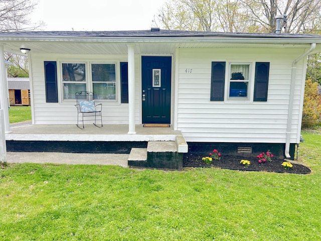 417 Harmon Hts, Stanford, KY 40484 - view of front of property featuring crawl space, a front lawn, and covered porch
