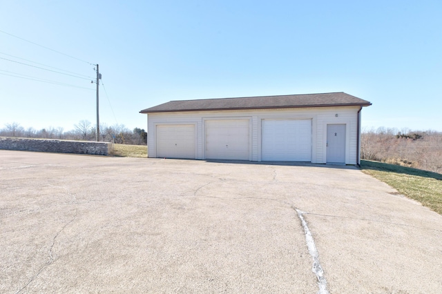 view of detached garage