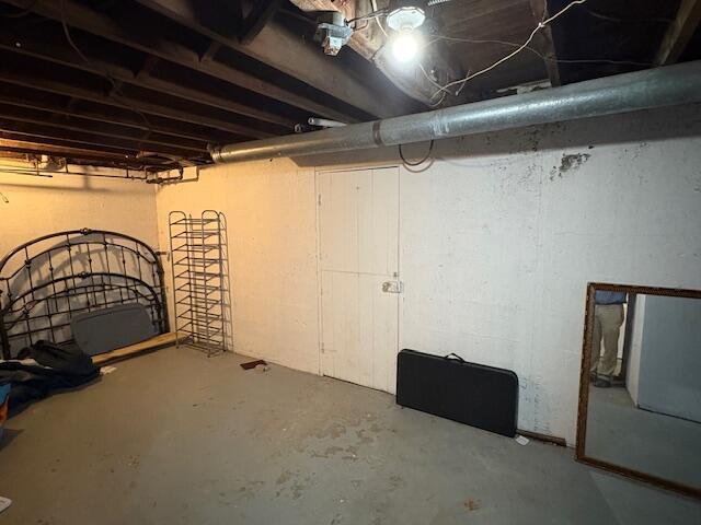 view of unfinished basement